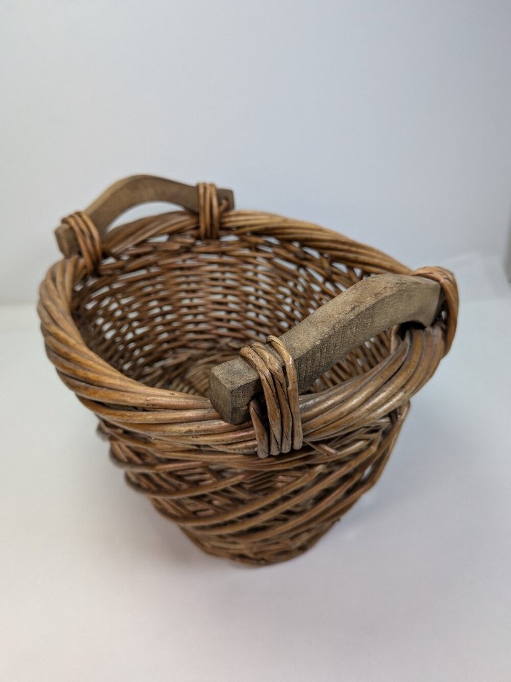 Vintage Small Woven Wicker Basket Wooden Handles Oval Gathering Harvest Storage